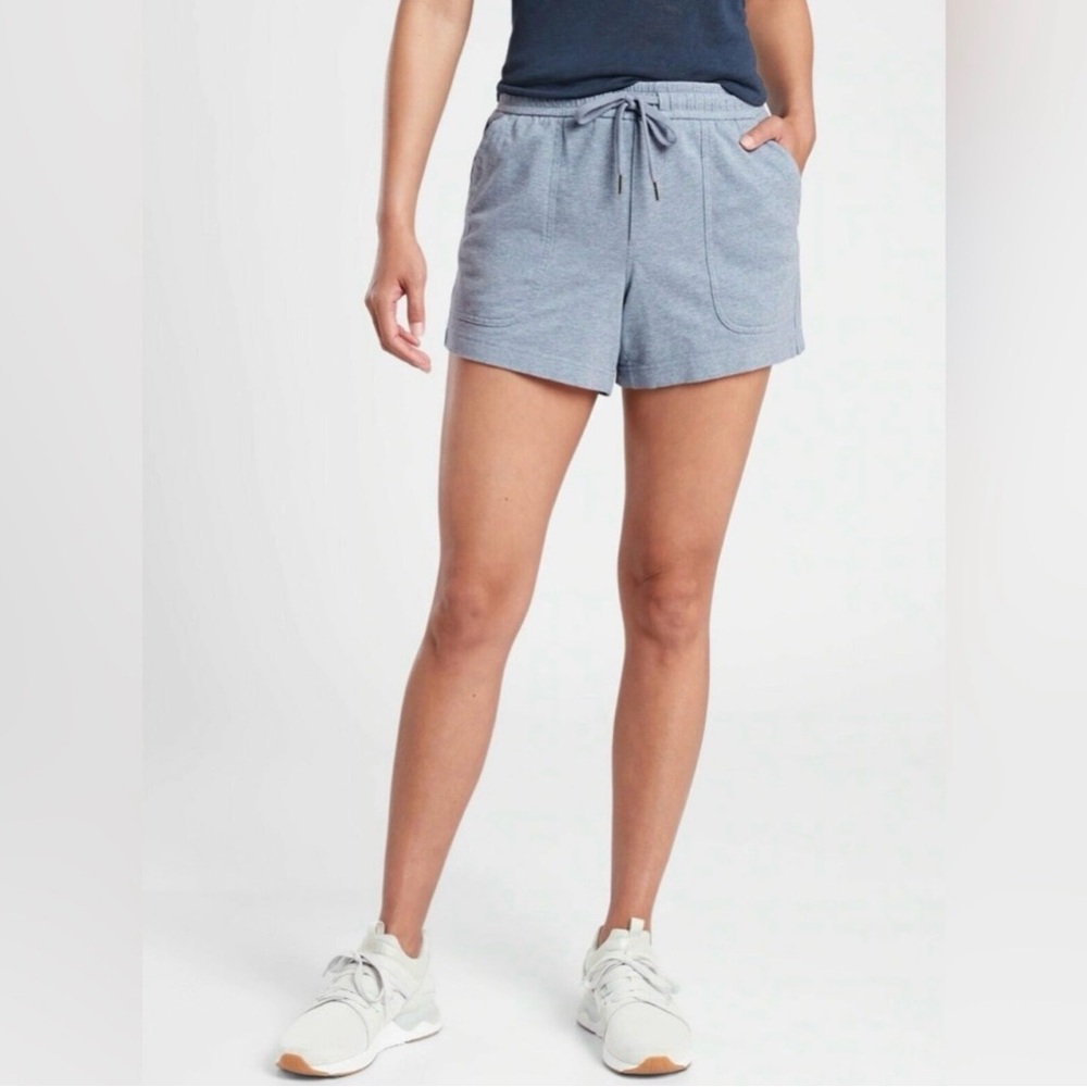 Athleta Farallon heathered grey shorts